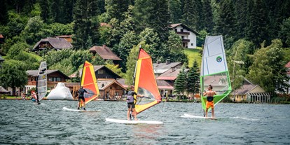 Hotels am See - Art des Seezugangs: hoteleigener Steg - Surfen am Brennsee - Familien - Sportresort BRENNSEEHOF 