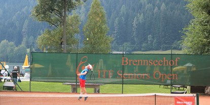 Hotels am See - Kiosk am See - Österreich - Tennisspiel  - Familien - Sportresort BRENNSEEHOF 