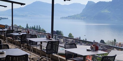 Hotels am See - Art des Seezugangs: Strandbad - Vierwaldstättersee - Roggerli Terasse  - Panoramahotel-Restaurant Roggerli