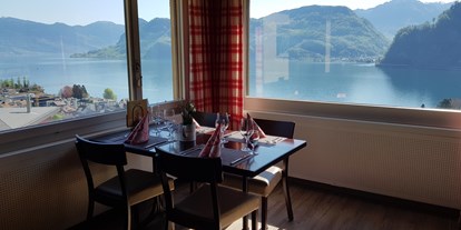 Hotels am See - Art des Seezugangs: Strandbad - Vierwaldstättersee - Innenbereich Restaurant - Panoramahotel-Restaurant Roggerli