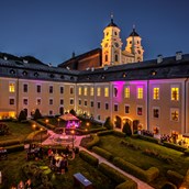 Urlaub am See - Schlossgarten Abend - Schlosshotel Mondsee