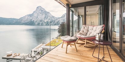 Hotels am See - Art des Seezugangs: hoteleigener Steg - Panoramasuite Traunstein - Seehotel Das Traunsee