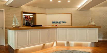 Hotels am See - Hotel unmittelbar am See - Deutschland - Rezeption - Seehotel am Tankumsee