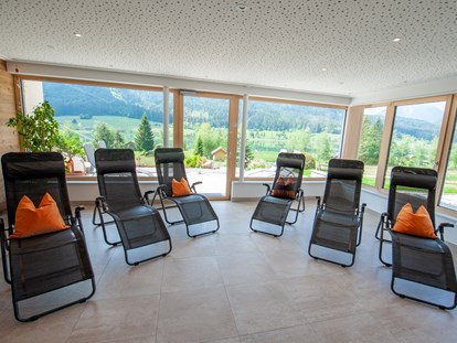 Hotels am See - Liegewiese direkt am See - Kärnten - Ruheraum Bereich Sauna und Entspannen - Wiesenhof****