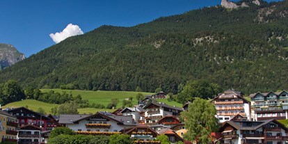 Hotels am See - WLAN - Wolfgangsee - Hotelansicht - Seeböckenhotel Zum Weissen Hirschen