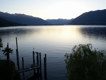 Hotels am See - Garten mit Seezugang - Schweiz - romantische Aussicht - Art Hotel Posta al lago