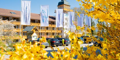 Hotels am See - Hotel unmittelbar am See - Deutschland - Yachthotel Chiemsee