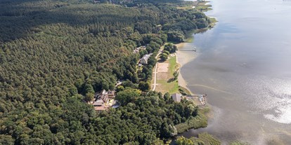 Hotels am See - Bettgrößen: Queen Size Bett - Luftaufnahme Inselsee - Kurhaus am Inselsee