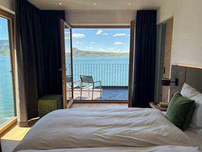 Hotels am See - WLAN - Schlafzimmer mit Seeblick - Seehaus Apartments am Kochelsee