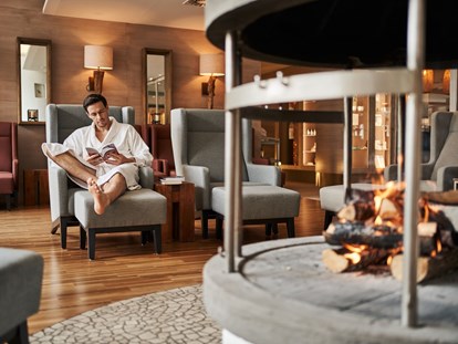 Hotels am See - Haartrockner - Diese 3000qm Spa Bereich bieten für jeden Gast den Platz zum Relaxen. - Travel Charme Fürstenhaus Am Achensee