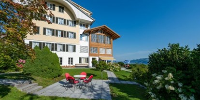 Hotels am See - Sonnenterrasse - Schweiz - Hotel Sunnehüsi - Die Perle über den Thunersee! - Hotel Sunnehüsi