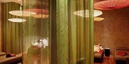 Hotels am See - Bettgrößen: Queen Size Bett - Ruheloung im Wellnessbereich - Hotel Seepark Thun - Hotel Seepark
