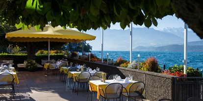 Hotels am See - Garten mit Seezugang - Schweiz - Seeterrasse - Hotel Restaurant Bellevue au Lac