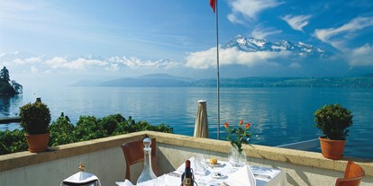 Hotels am See - Garten mit Seezugang - Schweiz - Restaurant - Hotel Restaurant Bellevue au Lac
