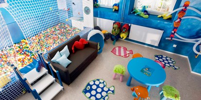Hotels am See - Bettgrößen: Queen Size Bett - Kinderspielzimmer Aqualino - Parkhotel Gunten