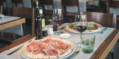 Hotels am See - Sonnenterrasse - Schweiz - Restaurant «Osteria Vista»: Italienische/mediterrane Küche und traditionelle Pizza Romana - Hotel Marina Lachen