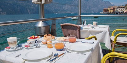 Hotels am See - Art des Seezugangs: hoteleigener Steg - Gardasee - Verona - Frühstück - Hotel Venezia