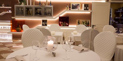 Hotels am See - Abendmenü: à la carte - Gardasee - Bei schlechtem Wetter haben wir auch einen internen Speisesaal.  - Belfiore Park Hotel