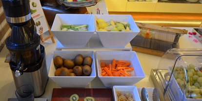 Hotels am See - Restaurant am See - Italien - Jeden Morgen frisches Obst und Gemüse.  - Belfiore Park Hotel
