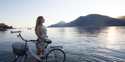 Hotels am See - Restaurant am See - Italien - Mit der Erneuerung der Seeseite ist es möglich, mehrere Kilometer zu Fuß oder mit dem Fahrrad zurückzulegen.  - Belfiore Park Hotel