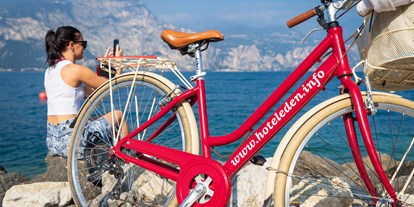 Hotels am See - Brenzone - Möchten Sie die neue Seeseite mit dem Fahrrad bereisen? Kein Problem, bei uns können Sie jederzeit ohne Sorgen Citybikes oder E-Bikes mieten . - Hotel Eden Gardasee