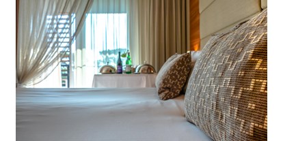 Hotels am See - Garten mit Seezugang - Gardasee - Verona - Zimmer mit Seeblick - Hotel Corte Valier