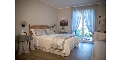 Hotels am See - Bettgrößen: Doppelbett - Sirmione - Camera Provenzale - B&B La Dimora Del Garda