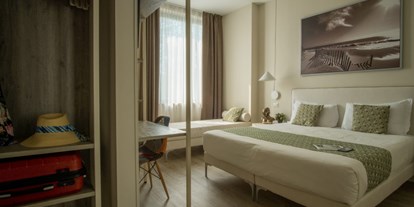 Hotels am See - Liegewiese direkt am See - Gardasee - Verona - Lake Garda Beach Hostel