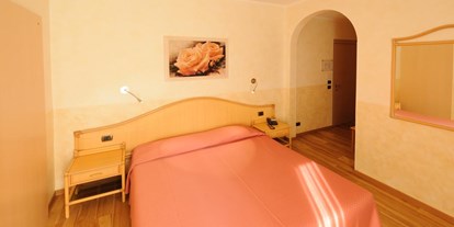 Hotels am See - Bettgrößen: Doppelbett - Padenghe sul Garda - Hotel Zorzi