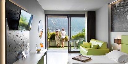 Hotels am See - Pools: Außenpool nicht beheizt - Gardasee - Verona - Hotel la Fiorita