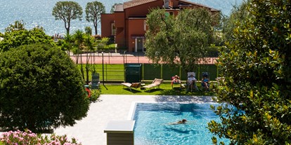 Hotels am See - Garten mit Seezugang - Gardasee - Hotel la Fiorita