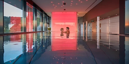 Hotels am See - Pools: Infinity Pool - Unterweißau - Kuschelhotel Seewirt Mattsee