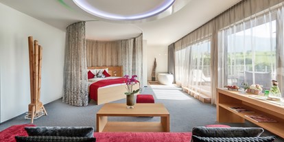 Hotels am See - Fahrstuhl - Panorama-Suite mit Himmelbett, freistehender Badewanne und großer Dachterrasse - Ritzenhof - Hotel und Spa am See
