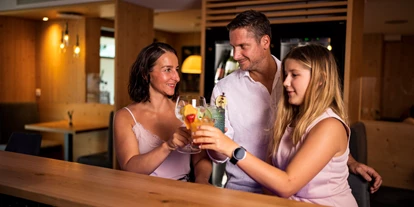 Hotels am See - Abendmenü: 3 bis 5 Gänge - Oberwöllan - Hotelbar - Familien - Sportresort BRENNSEEHOF 