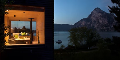 Hotels am See - Umgebungsschwerpunkt: Berg - Kasten (Aurach am Hongar) - Bei Nacht - SEE 31, Ferienlofts am Traunsee