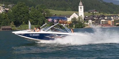 Hotels am See - Terrasse - Österreich - Motorbootrundfahrten mit Erklärung zu den schönsten Plätzen am Wolfgangsee - Hotel Furian