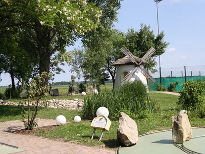 Hotels am See - Garten mit Seezugang - Burgenland - Minigolfplatz in unserer Anlage - VILA VITA Pannonia