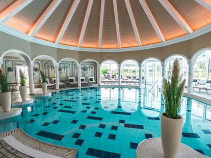 Hotels am See - Liegewiese direkt am See - Beheizter Indoor-Pool - VILA VITA Pannonia