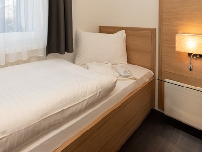 Hotels am See - Bettgrößen: Doppelbett - Bungalow B2 - zwei Einzelbetten - VILA VITA Pannonia