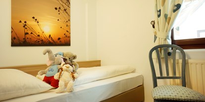 Hotels am See - Art des Seezugangs: hoteleigener Strand - Bungalow B1 - Einzelbett - VILA VITA Pannonia