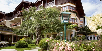 Hotels am See - Art des Seezugangs: Strandbad - Krössenbach - Hinteransicht Hotel / Garten - RomantikHotel Zell Am See