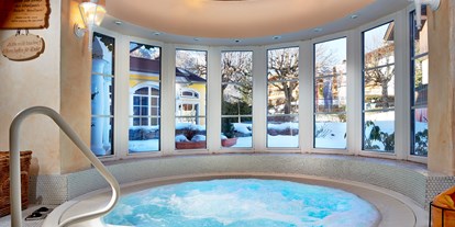 Hotels am See - Pools: Außenpool beheizt - PLZ 5700 (Österreich) - Wellnessbereich / Whirlpool - RomantikHotel Zell Am See