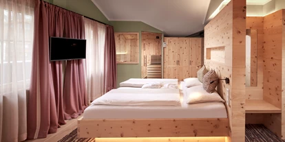 Hotels am See - Art des Seezugangs: Strandbad - Krössenbach - Zirbensuite Pinzgauerin  - RomantikHotel Zell Am See