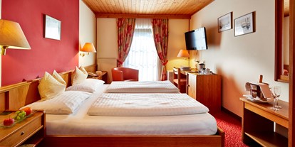 Hotels am See - Bachwinkl (Saalfelden am Steinernen Meer, Maria Alm am Steinernen Meer) - Doppelzimmer mit Balkon und Klimaanlage - Hotel Fischerwirt