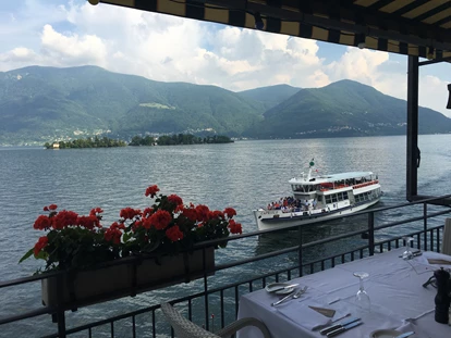 Hotels am See - Garten mit Seezugang - Lodano - Schiffsfahrt - Art Hotel Posta al lago