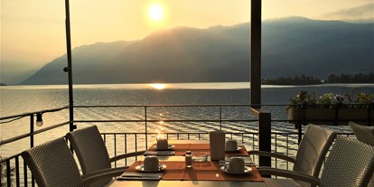 Hotels am See - Balkon - Auf unserer Seeterrasse frühstücken - Art Hotel Posta al lago