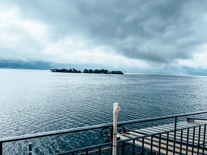 Hotels am See - Art des Seezugangs: hoteleigener Strand - Cavigliano - Sicht aus dem Balkon  - Art Hotel Posta al lago
