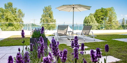 Hotels am See - Liegewiese direkt am See - Prutting - Yachthotel Chiemsee