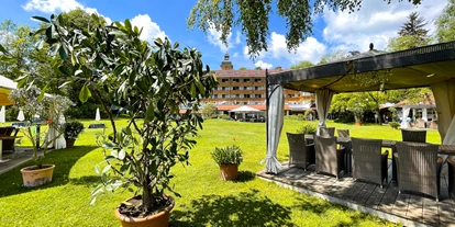 Hotels am See - Parkplatz - Castrum - Yachthotel Chiemsee