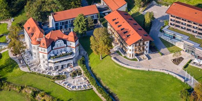 Hotels am See - Pools: Außenpool beheizt - Oberbayern - Hotel DAS TEGERNSEE von oben - Hotel DAS TEGERNSEE